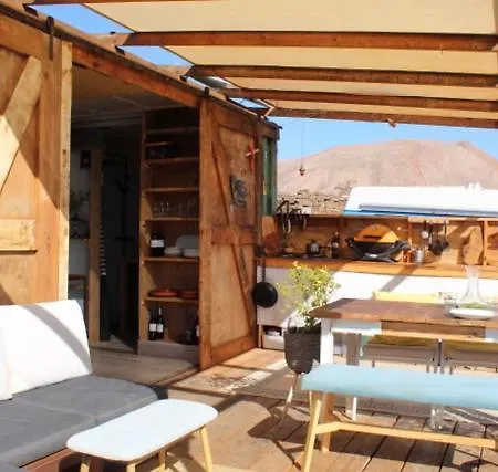 Micro House Ξενοδοχείο *